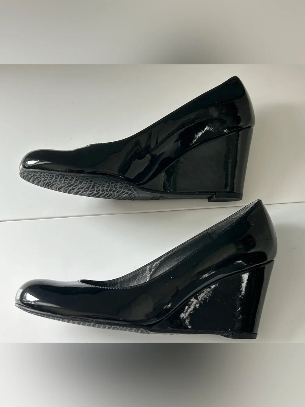 Stuart Weitzman Black Patent Leather Round Toe Wedge Pumps Heels Women's Size 7